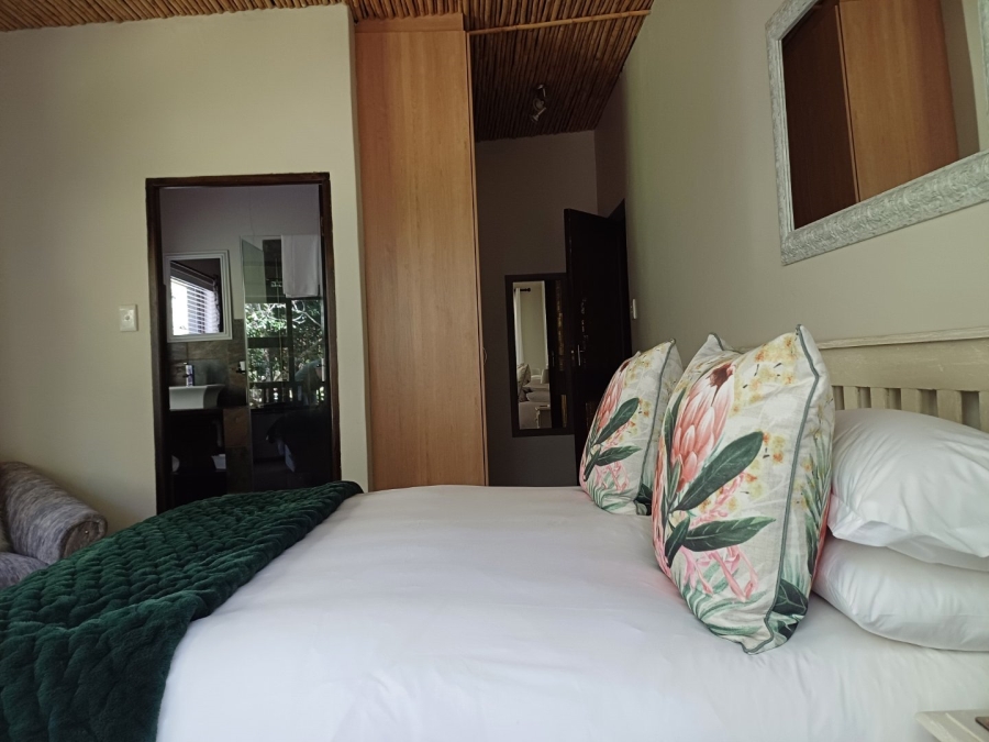 5 Bedroom Property for Sale in Wilderness Heights Western Cape